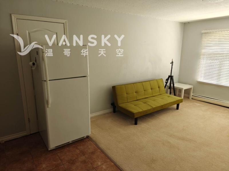 250810112652_living room2.jpg